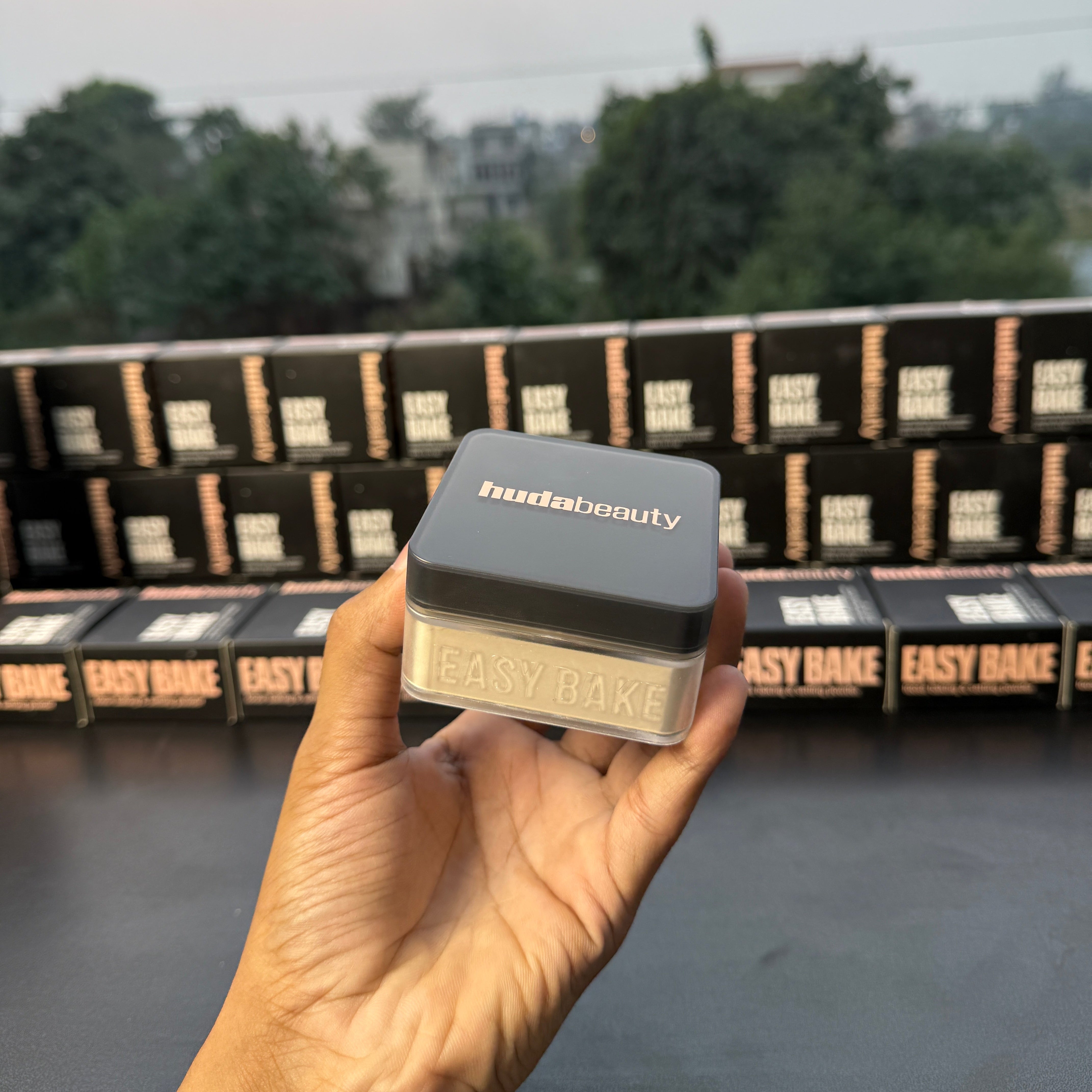 Huda Beauty Easy Bake Loose Baking & Setting Powder (Shade=Pound Cake)