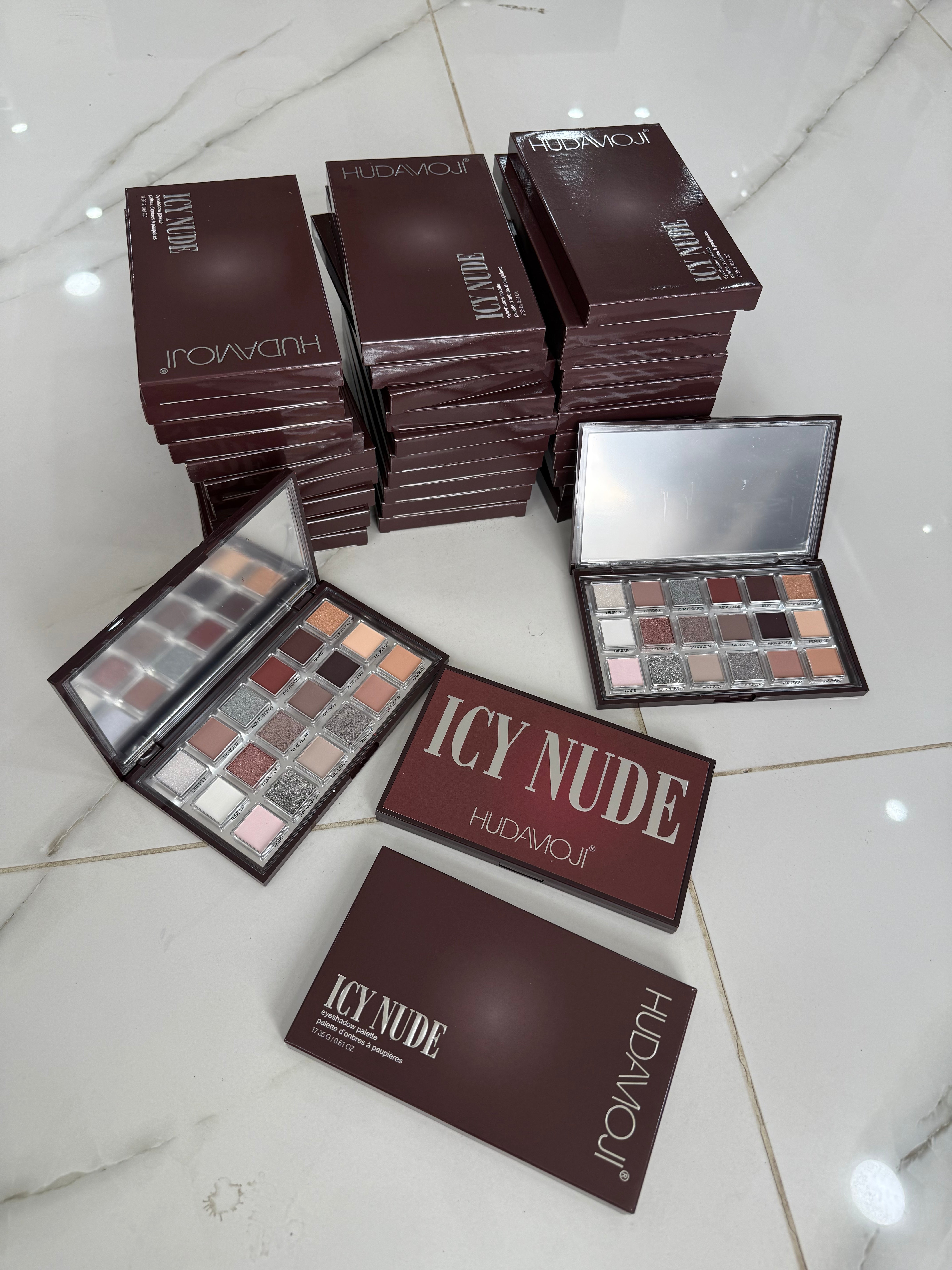 HUDAMOJI ICY NUDE eye shadow pallet